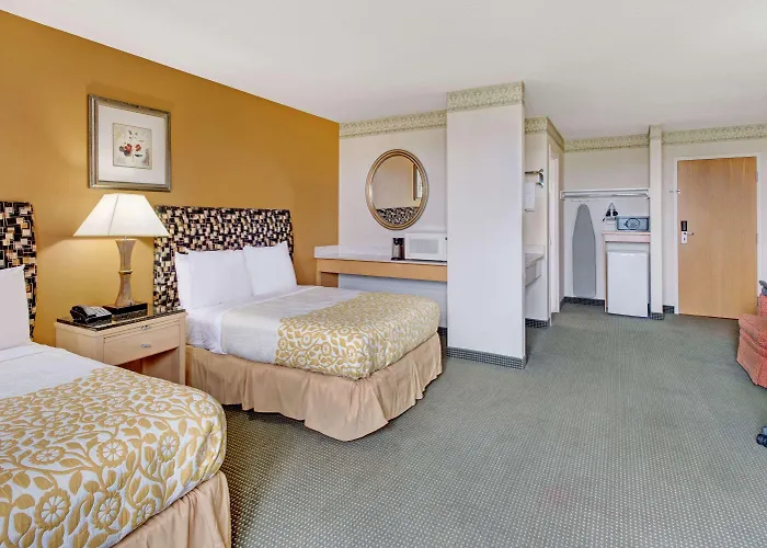 Days Hotel By Wyndham Methuen Ma Conference Center